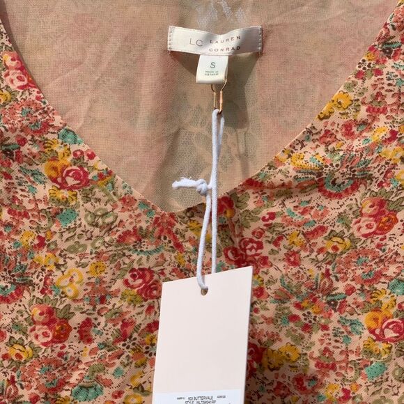 NWT Lauren Conrad Floral Pink Blush Lace Back Blouse Top Women’s Size Small - Picture 3 of 3